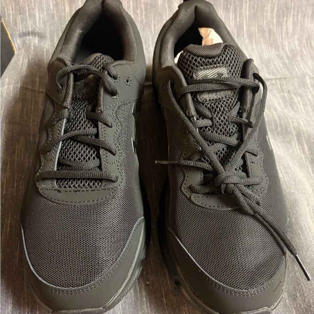 Men’s Under Armor UA Charged Assert 10 Blackout Running Shoes 12 4E New in Box